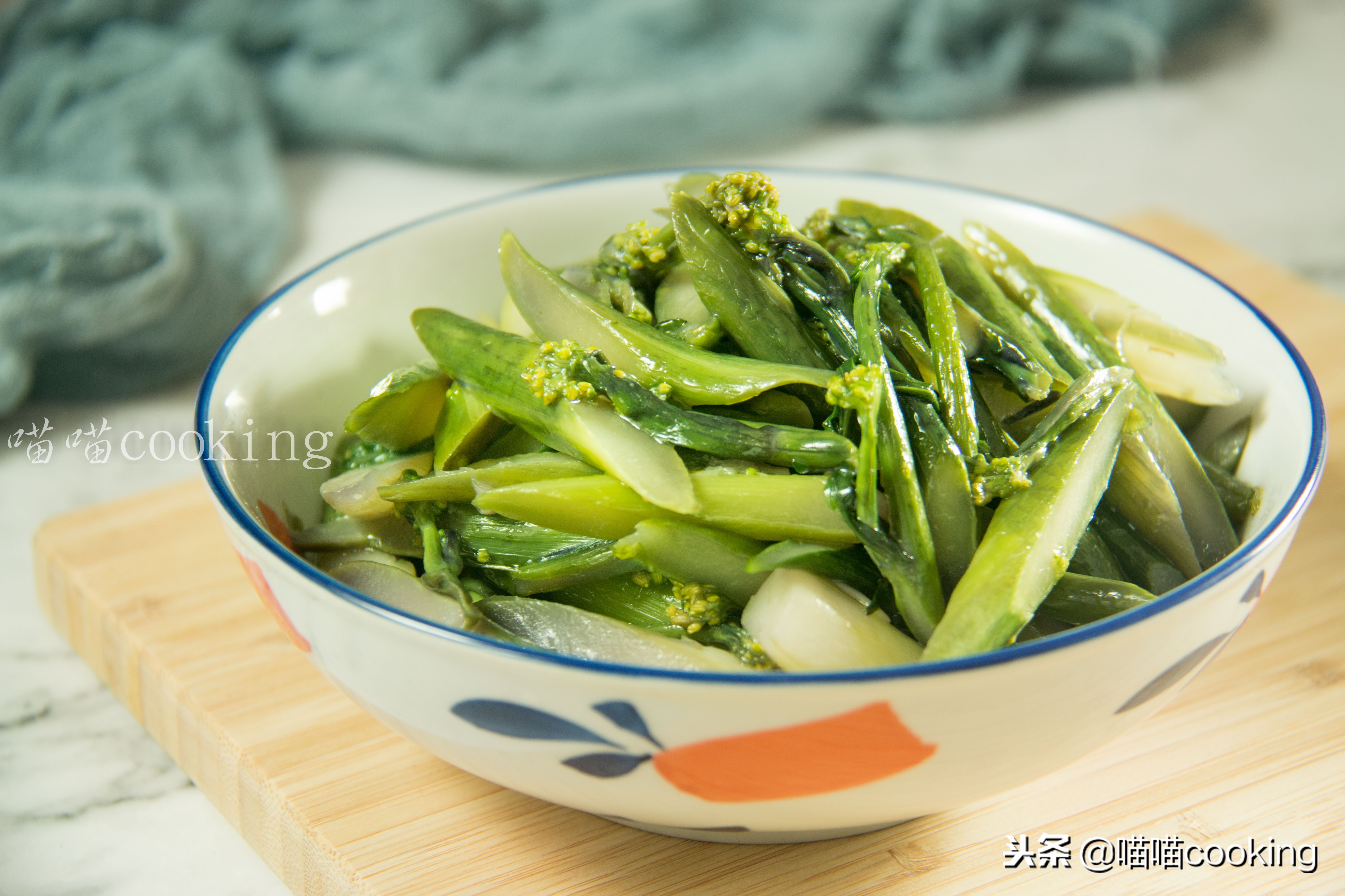 这个菜很神奇，质嫩清甜，维生素含量高，冬天更要多吃
