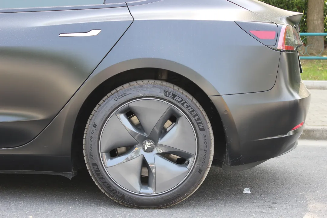车主说车:不懂车?赶时髦?女车主为何都偏爱特斯拉