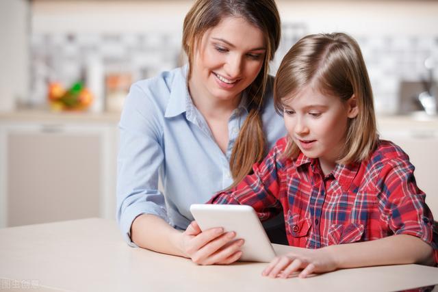 豆瓣8.7《布鲁克林有棵树》｜生活馈赠的一切悲欢，都值得热爱