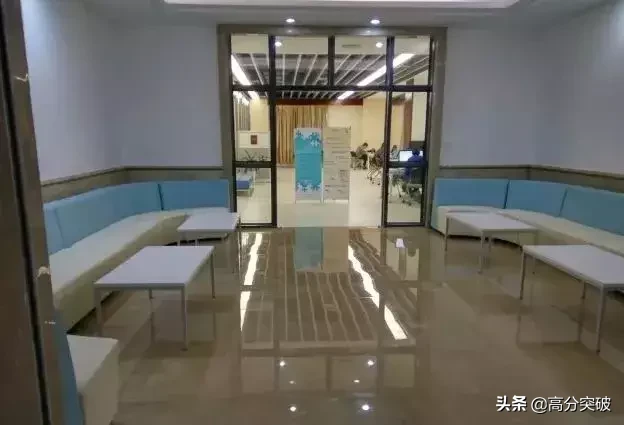 泡一整天都不够！国内那些美炸天的大学图书馆，你去过几个？