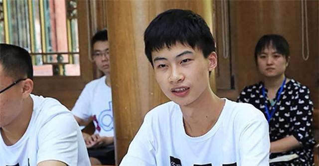 父母双残，捡过废品，以744分考上清华的庞众望，如今已读博士了