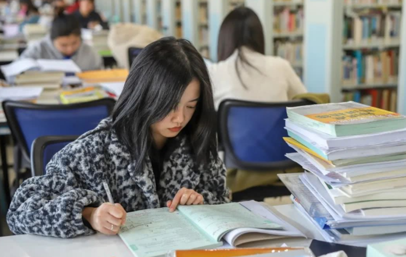 读研学费太高，普通大学生望而生畏，不妨了解一下研究生补贴