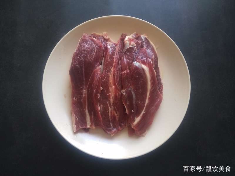 教你自制牛肉丸，无需手打，鲜嫩好吃，制作简单，比吃牛肉方便