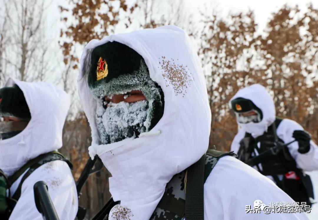 边防战士照片 雪地图片