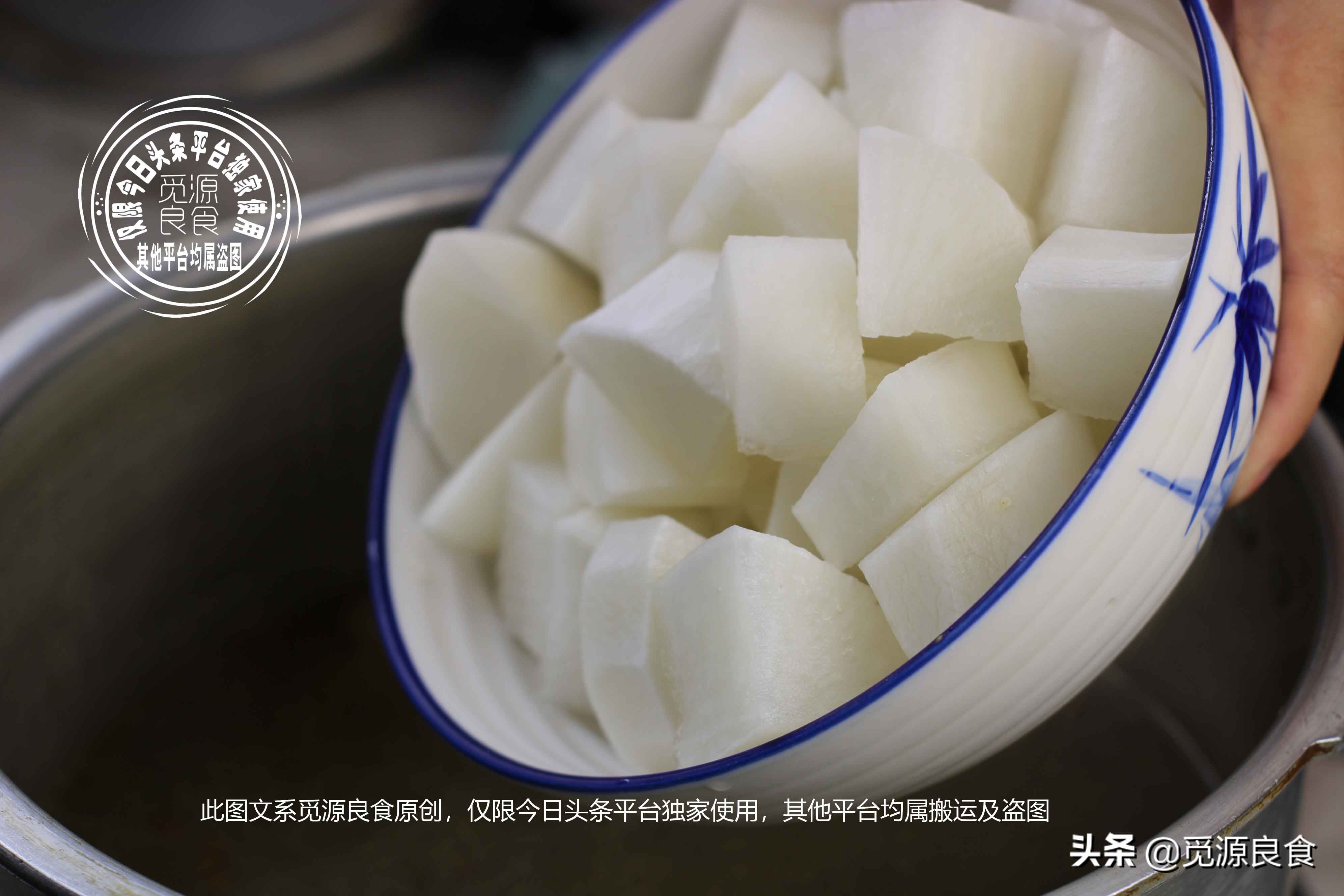 牛腩蘿蔔湯没有饭店做的好吃，可能第一步就错了，这样做吃着才香