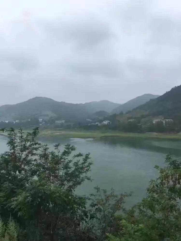 山一程，水一程，山山水水几万重