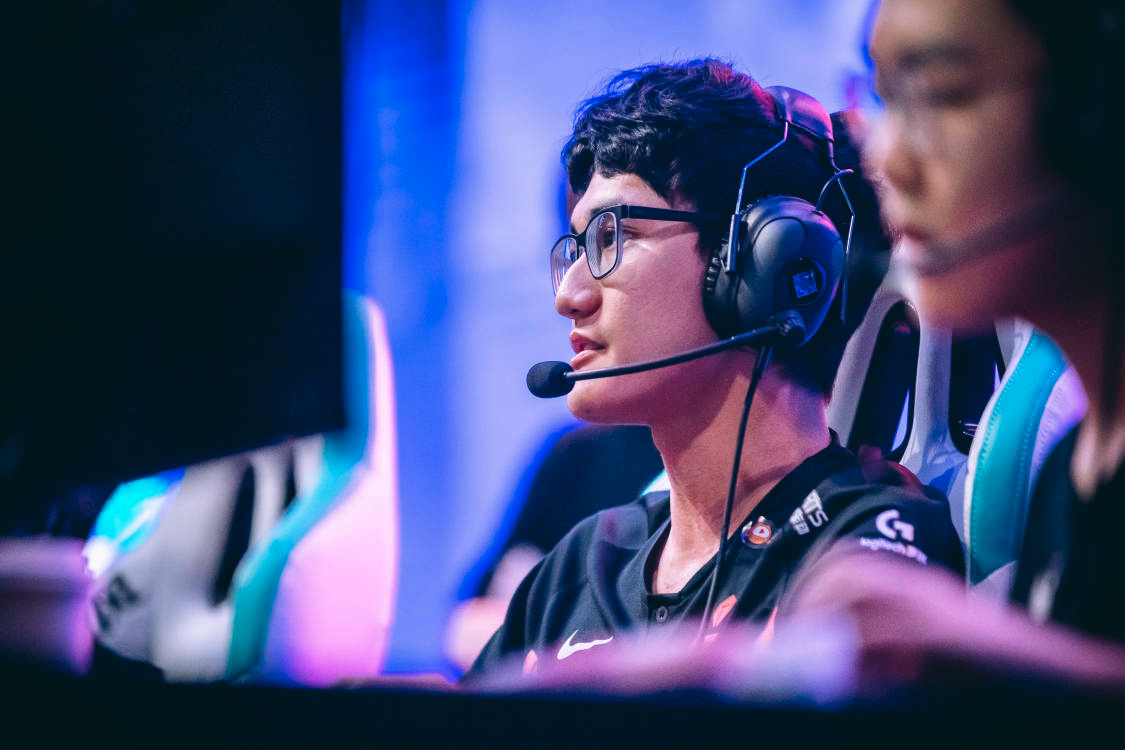 LOL全球最新战队排名：iG重登榜首，TES下滑到第三，T1进入前10