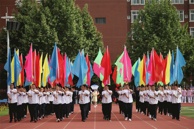 超燃运动盛会·震撼灞柳河畔！西安铁一中滨河第八届体育节暨田径运动会火热进行中……
