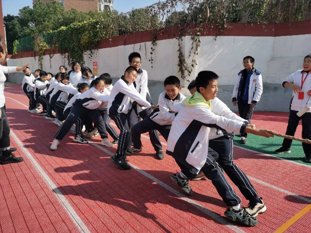 华一双师武汉小梅花学校 | 一根绳一股劲！这场拔河比赛燃爆全场