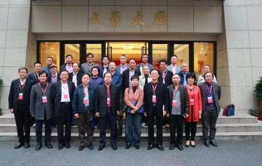 「邹佩君简历」上海市书法家协会第七届主席团成员、秘书长、顾问、理事名单