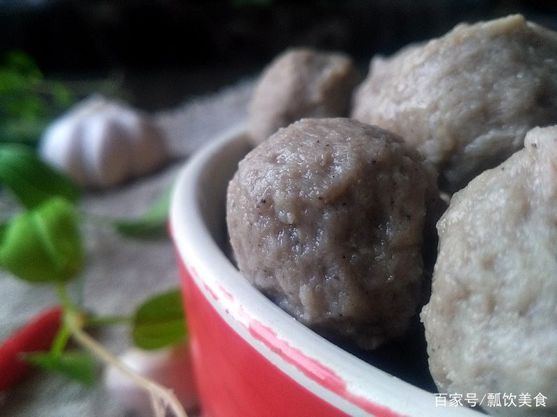 教你自制牛肉丸，无需手打，鲜嫩好吃，制作简单，比吃牛肉方便