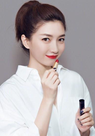 有品位的女人，口红这几支才是首选！颜色美艳又高级，谁涂谁好看