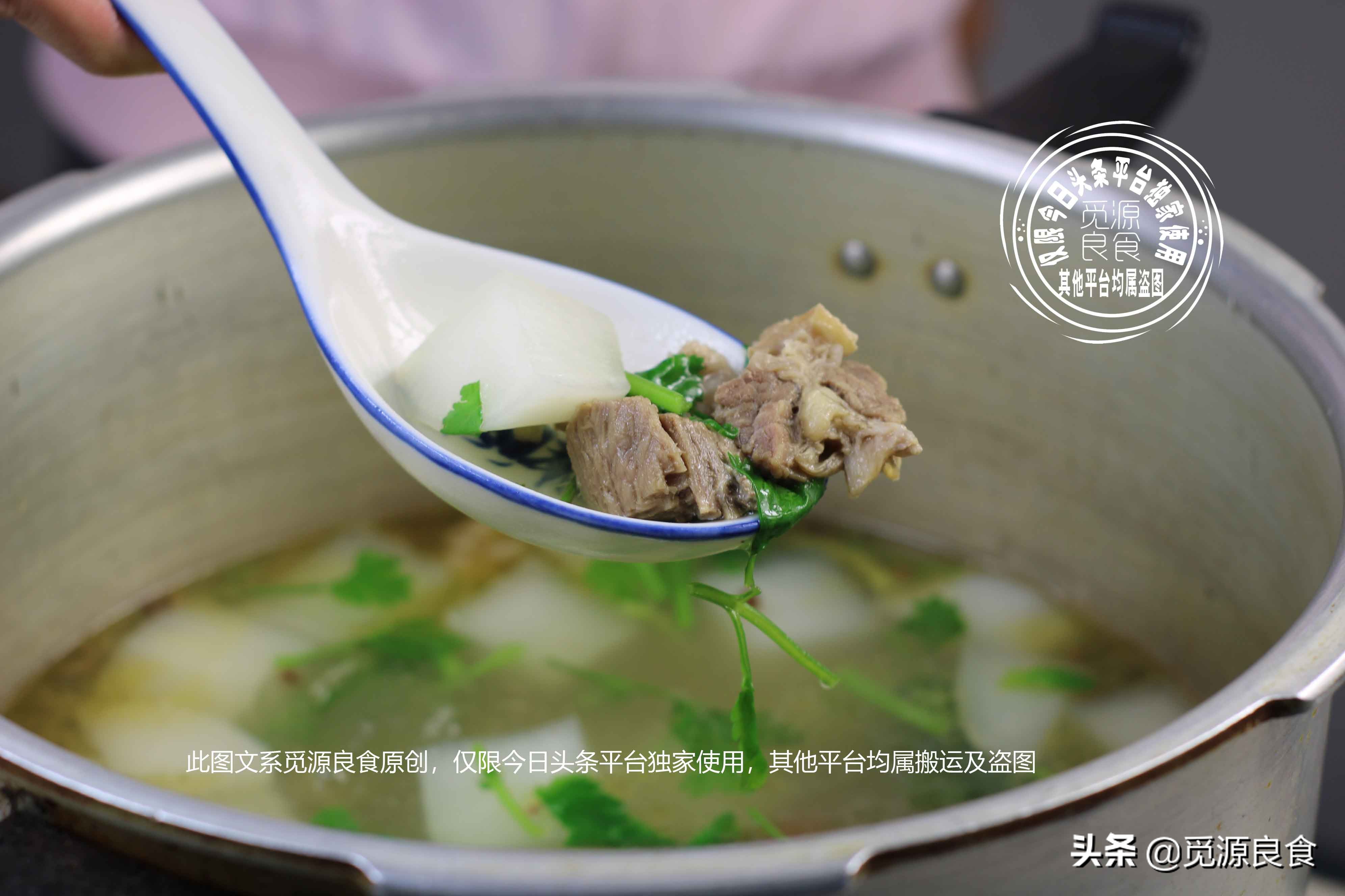 牛腩蘿蔔湯没有饭店做的好吃，可能第一步就错了，这样做吃着才香