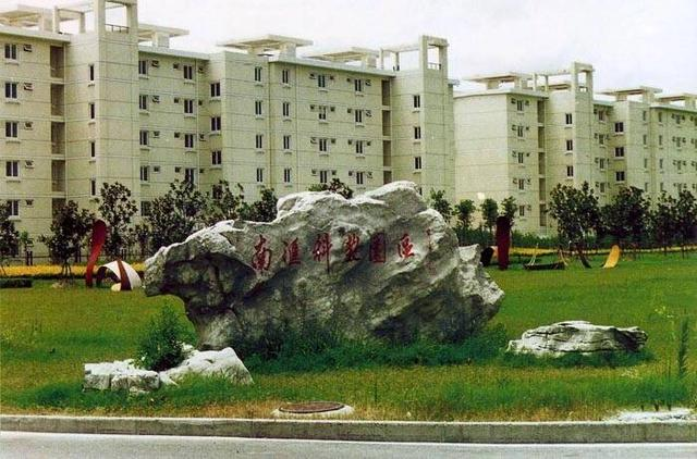 为什么很多人会觉得南汇（惠南）大学城衰落的很严重