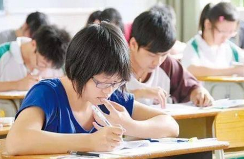 2020高考满分作文《生活在树上》，网友：我是俗人看不懂