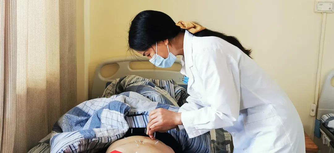 腾冲市：发挥中医药优势，推动“医养结合”健康发展