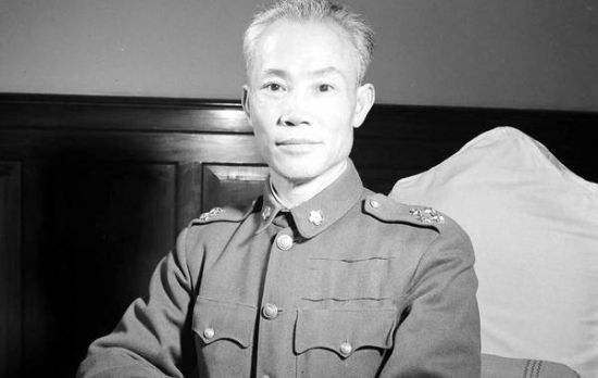 国军43名头等战犯25人老死台湾，哪两人起义投靠了解放军？