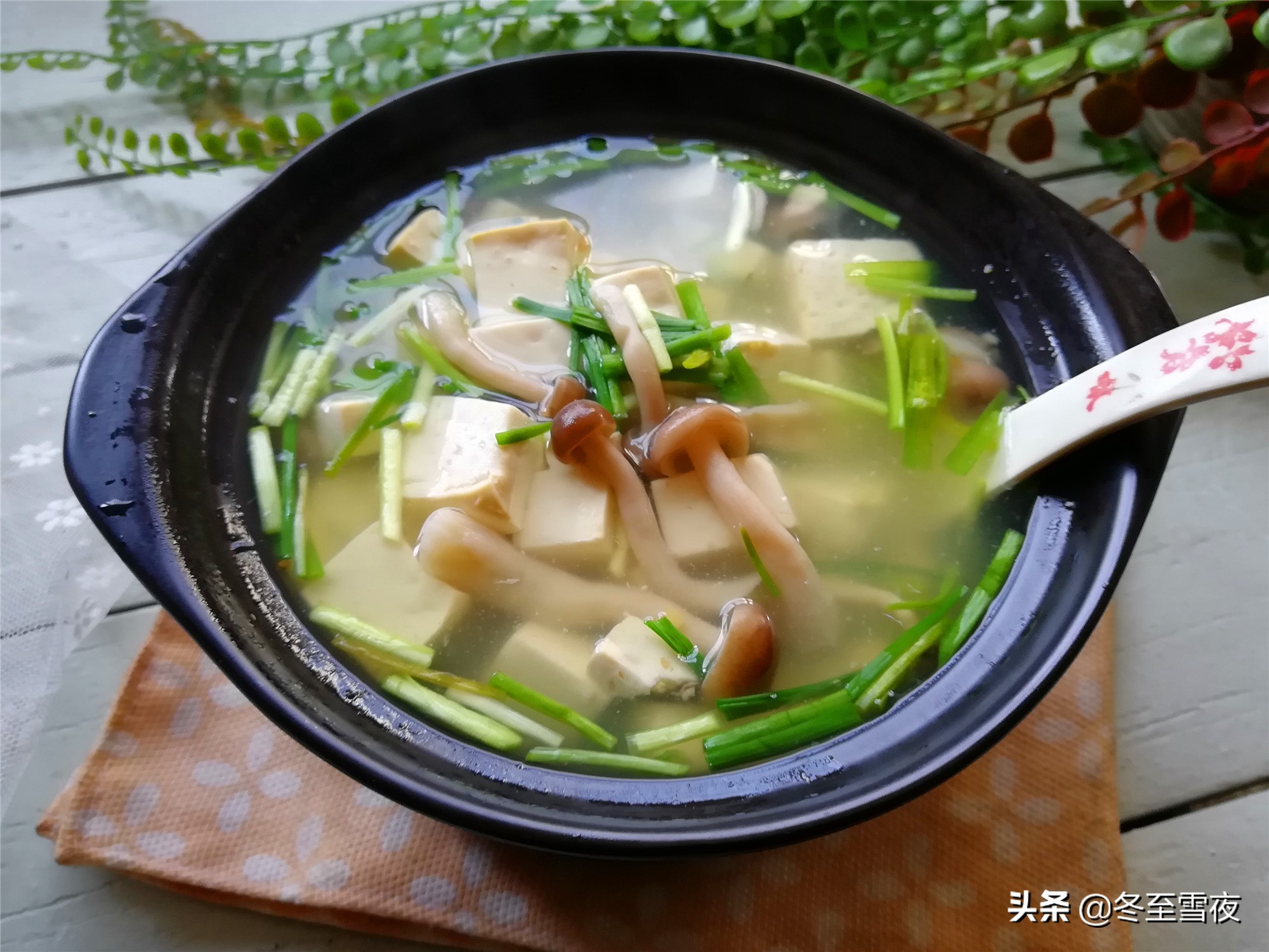 豆腐汤的10个简单做法（分享10道豆腐汤做法好喝滋补）