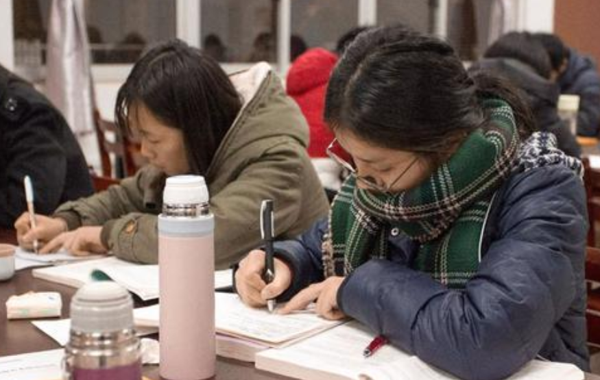 大学期末考试并不难，为什么很多学生会挂科，是老师故意不给过吗