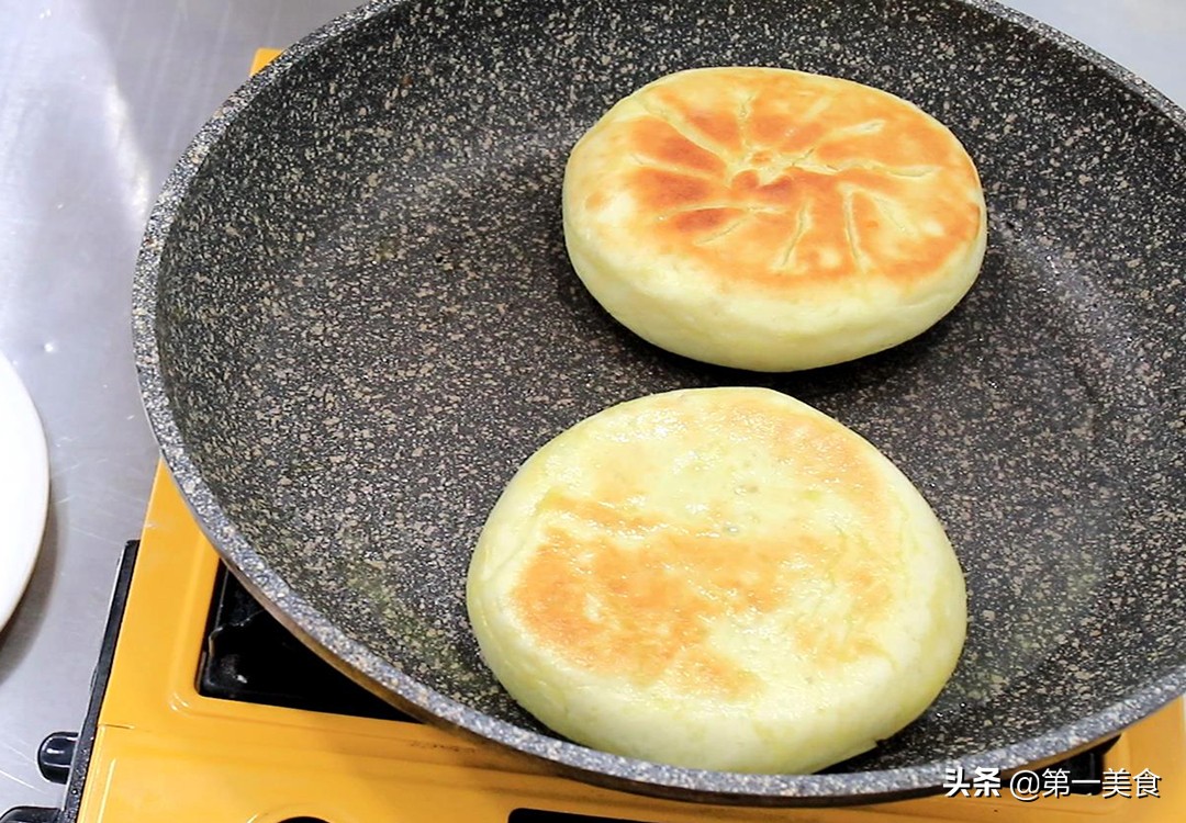 地瓜餅的做法,地瓜餅的做法簡單好吃