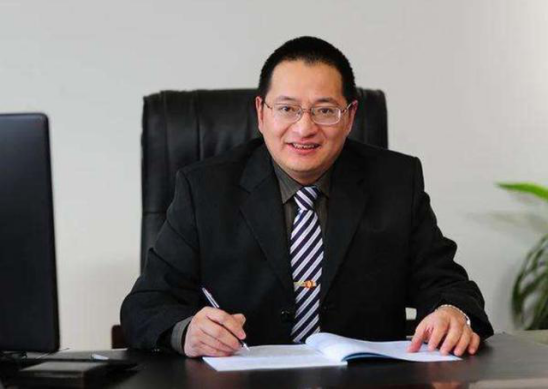 高考结束第一天，葛大爷终于现身，笑着说：不好意思又出难了