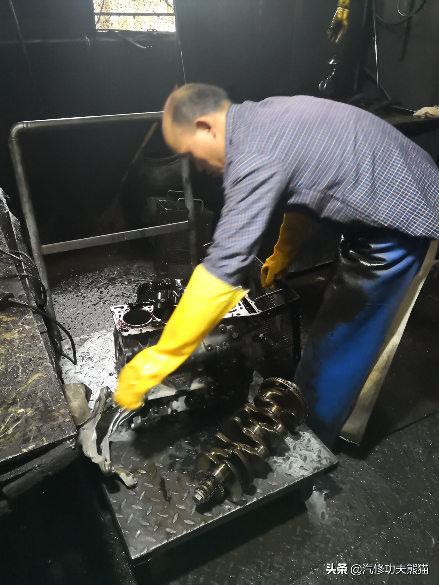 江西车友奥迪A4L严重烧机油500公里一升忍无可忍来永康解决