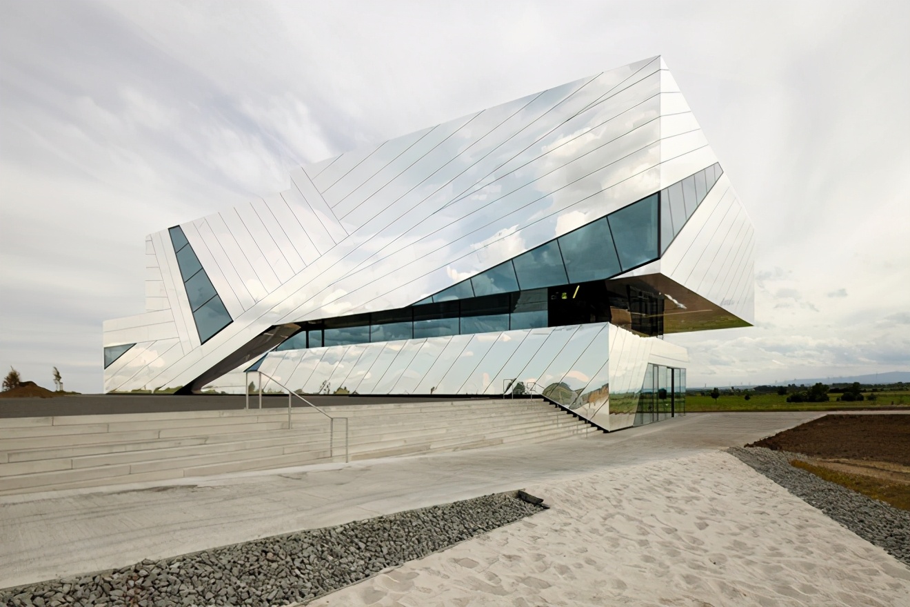 镜面铝板应用在建筑上效果怎么样 建筑外立面用铝板好吗 - 情书号