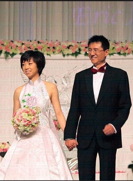 张扬的袁立：撕完李冰冰，又骂王中军，连张国立也不放过太疯狂