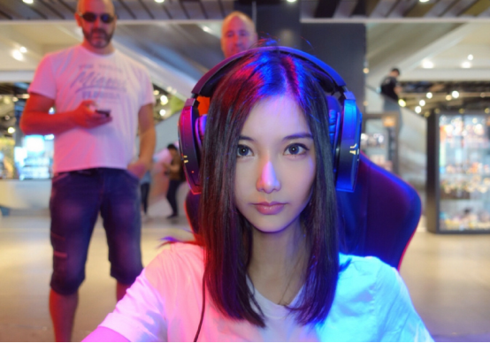 她是清华史上最美校花，高考艺考“双第一”，集美貌与才华于一身