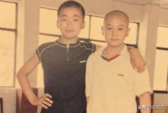 王宝强释小龙青涩旧照曝光，原来两人在少林寺是师兄弟