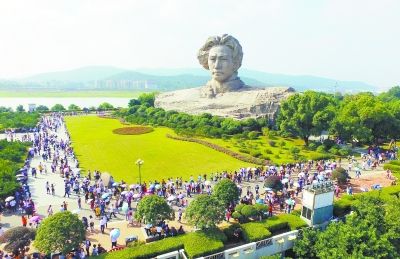 领袖毛泽东，人民怀念您