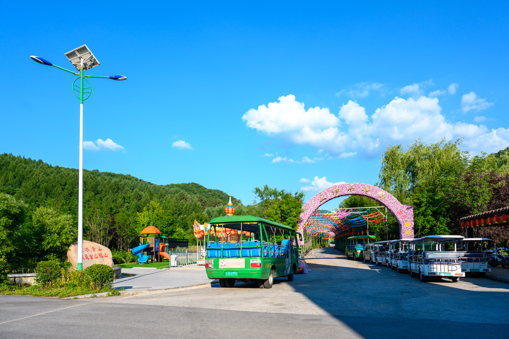 辽宁抚顺旅游必打卡景点,被誉为"北方温带雨林",夏日避暑佳地