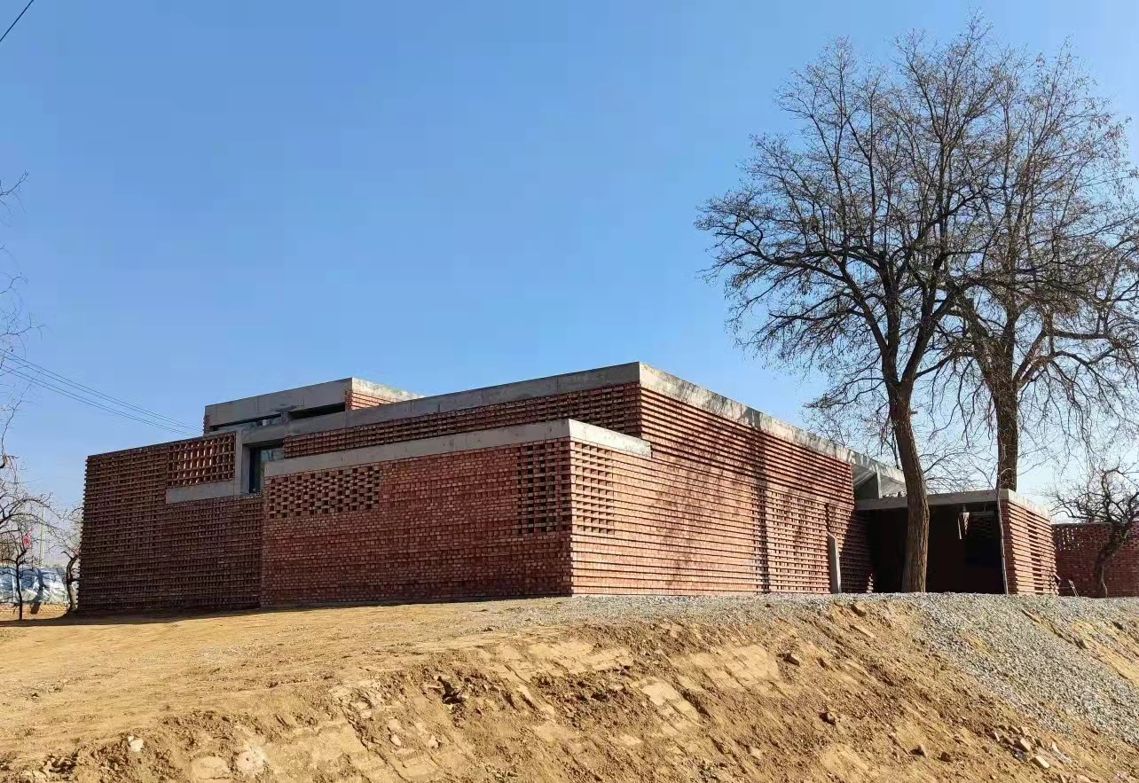 梦想改造家再曝争议！红砖房反碱有坍塌危险，楼顶开裂处处是问题