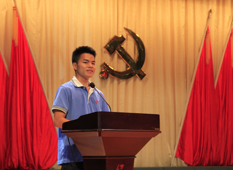 辅导员忠告，大一新生尽量申请入党，否则就业后难度会增大