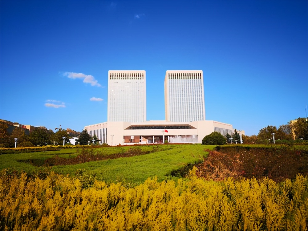 山东青岛这3所宝藏级大学，专业实力强含金量高，你想考哪所？