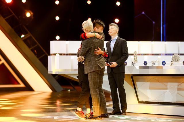 安徽理科状元，高考前就加入清华领军人才计划，考后被约谈录取