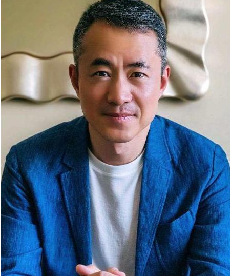 从央视名嘴沦为“阶下囚”，邱启明“被”卖保险，郎永淳却获力挺