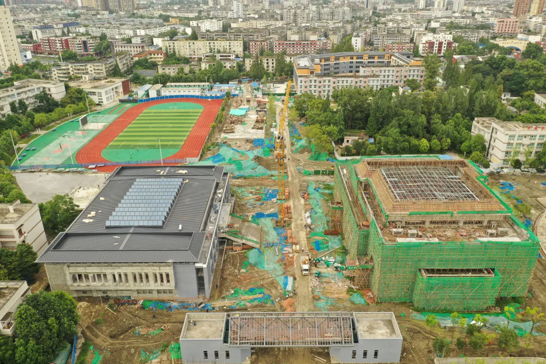 “爷青回”！郫都一中多边形教学楼plus版来了