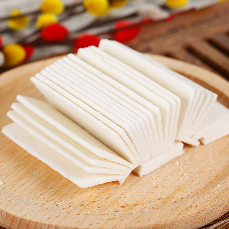 云片糕，是潮州地区的赏月贡品之一，汉族著名传统糕点之一