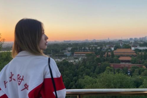 我国高中前百名榜单公布，衡水中学被超越，榜首录取率高达99.5%