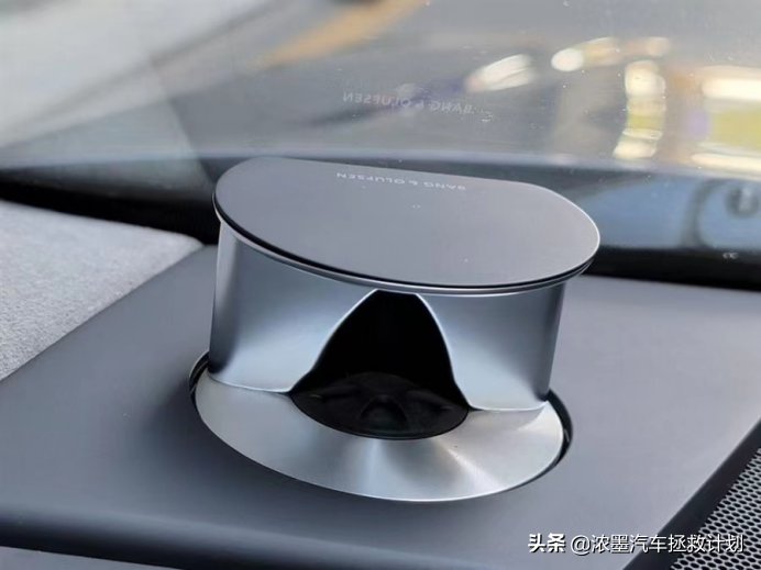「驾驭科技」整备一台奥迪顶级的豪华旗舰A8，气韵天成的大家风范