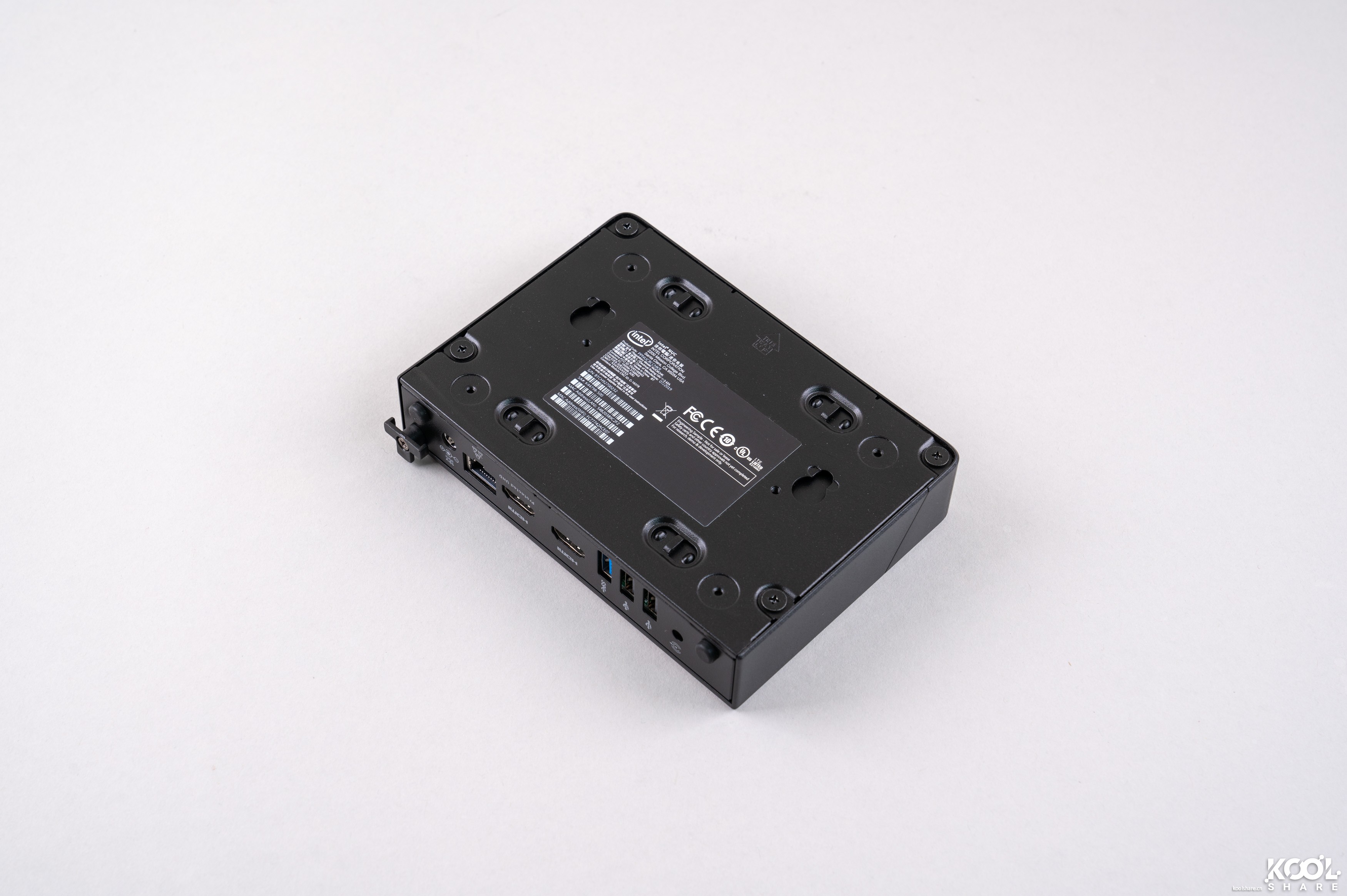 Intel NUC8CHK Chaco Canyon 开箱拆解评测