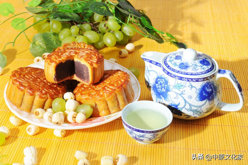 为什么八月十五叫中秋节？中秋节吃月饼起源于何时