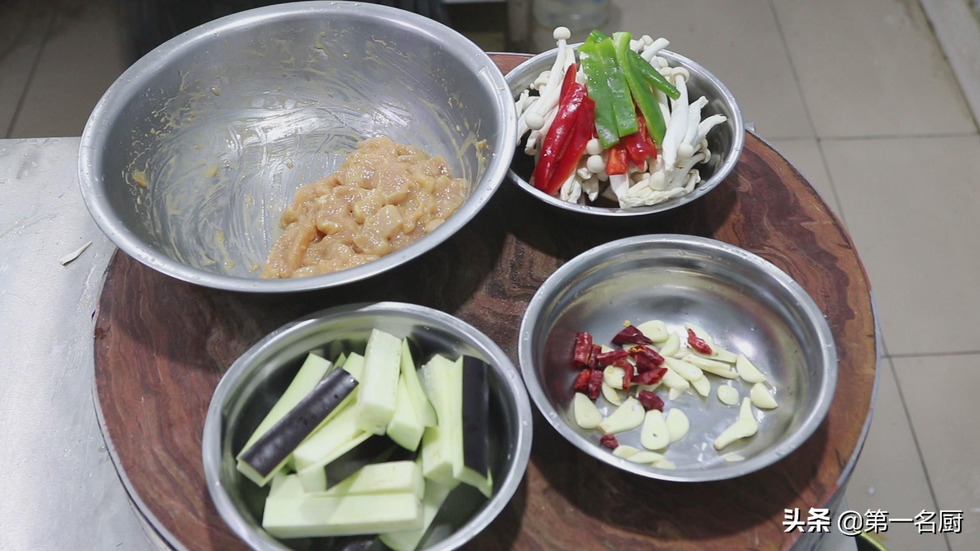 茄子这样做真是太好吃了，鲜香滑嫩又入味，一不小心又多吃一碗饭