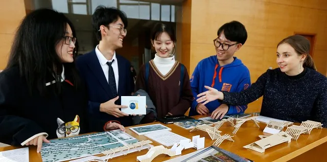 百万元捐款助力“廊桥出海——肯恩双子桥建设”