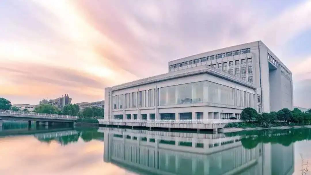 中南大学土木工程学院(5大校区占地317万)_国际教育网