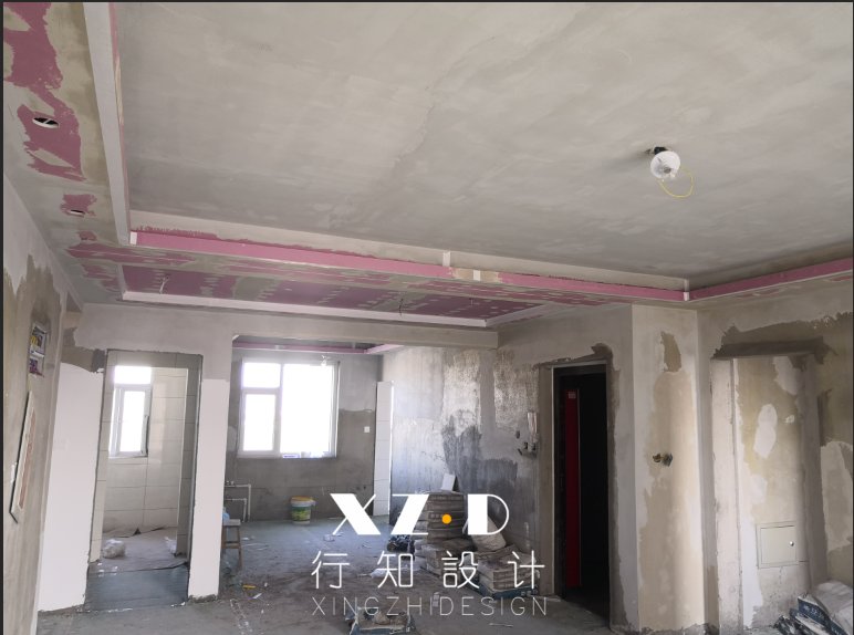 施工跟踪：电视墙暖咖色，其他墙面浅灰色，设计师不同阶段分享