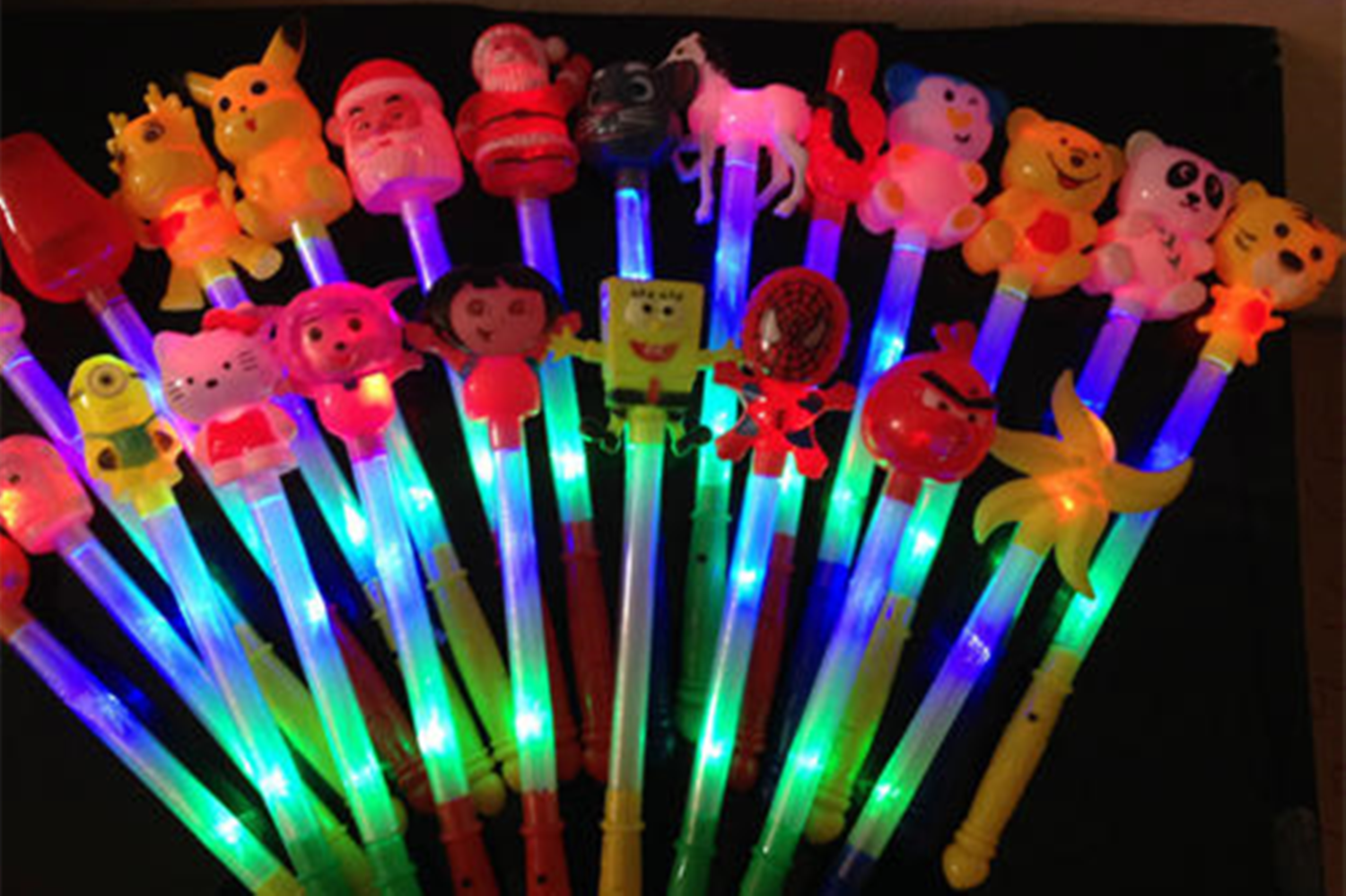 这5种"玩具",宝宝能离多远就离多远