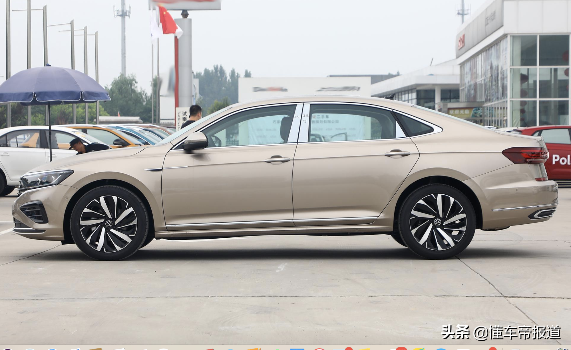 新车｜大众新款帕萨特到店，提供两种外观风格，等它还是选迈腾？