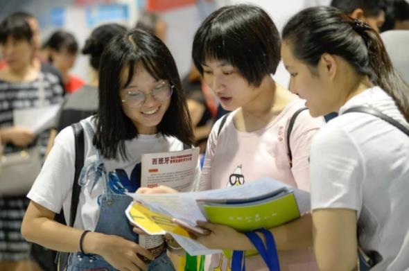 对视力有要求的4类专业，近视学生或不能报考，成绩再好也难录取